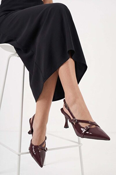 Modezya Γυναικεία παπούτσια με τακούνι από λουστρίνι Victoria Burgundy με λεπ...