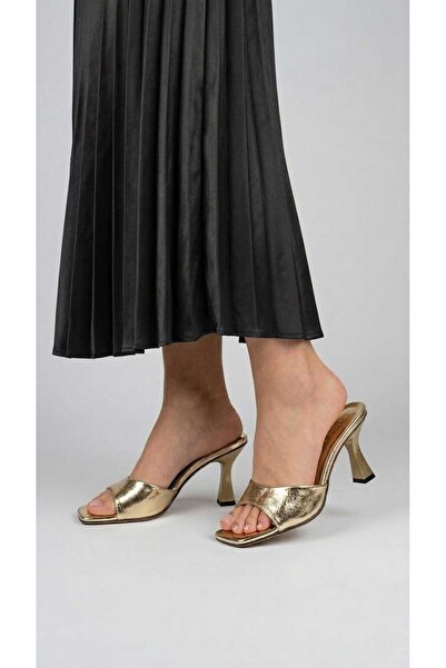 Luvesta Shoes LUVESTASHOES KARE BURUNLU TOPUKLU TERLİK