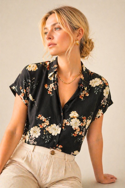 Cassime Γυναικείο κοντομάνικο πουκάμισο με μαύρο φλοράλ σχέδιο