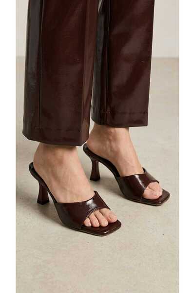 Luvesta Shoes LUVESTASHOES KARE BURUNLU TOPUKLU TERLİK