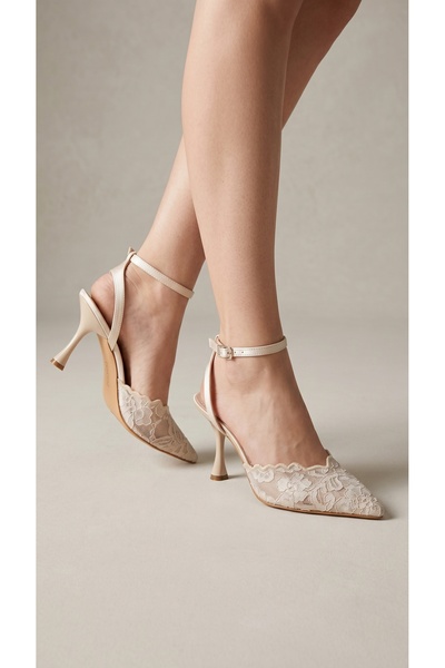 Beyond Women's Beige Lace Detailed Ankle Strap Pointed Toe Evening Dress Shoes 9cm Byndprsdan01