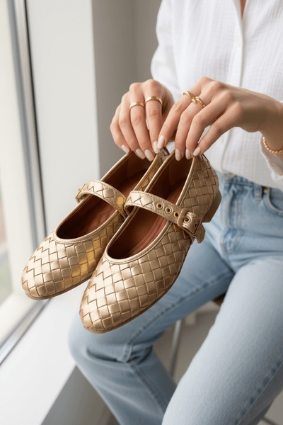 DİVOLYA Μπαλαρίνες καθημερινής χρήσης με χρυσό πλεκτό σχέδιο (2 εκ.) και οβάλ...