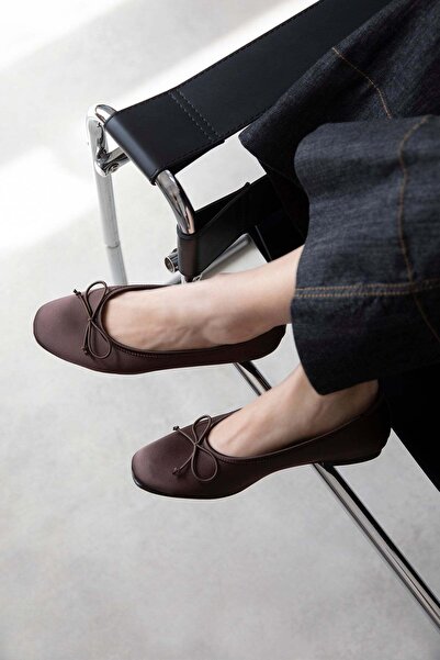 STRASWANS Γυναικείο φιόγκο Galo με λεπτομέρεια από σατέν, σε καφέ χρώμα