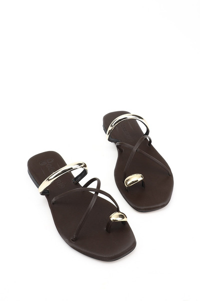 GÖNDERİ(R) Γυναικείες σαγιονάρες σε καφέ χρώμα