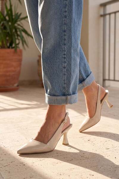 Modezya Γυναικεία παπούτσια με τακούνι Lenora Beige από λουστρίνι με λεπτομέρ...