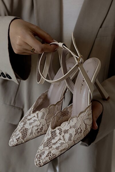 POLKA STORE Γυναικεία παπούτσια Just Lace με δαντελένια λεπτομέρεια, μυτερή μ...