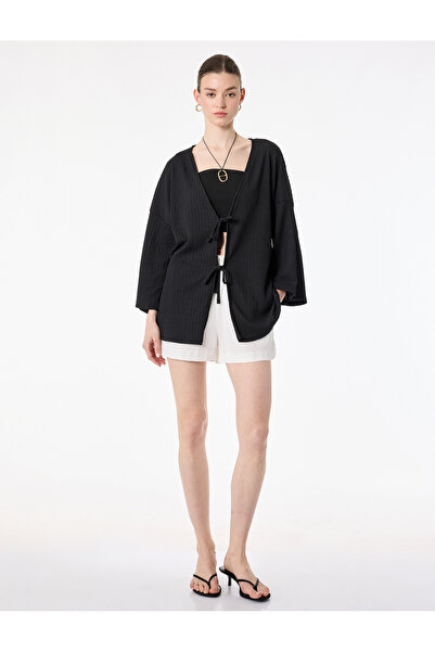 Koton Υφασμάτινο κιμονό με φαρδιά μακριά μανίκια και λεπτομέρεια δεσίματος με...