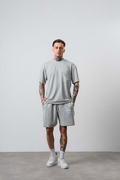 Respire Ανδρικό Σετ Σορτς και Μπλουζάκι με Στάμπα Far From Basic, Κανονική Εφ...