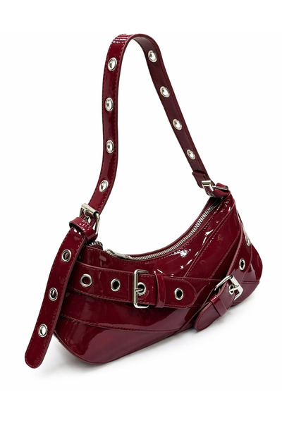 SHIKIRTI BAG STORE حقيبة كتف نسائية من الجلد اللامع باللون العنابي مع حزام مزدوج وتفاصيل مشبك (29 سم * 13 سم)