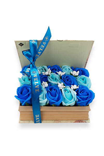 velve Aranjament floral cu 15 trandafiri din sapun, in cutie tip carte, cu fl...