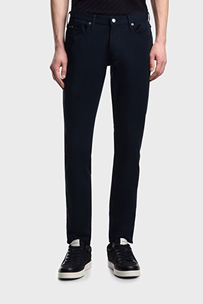 Emporio Armani Erkek Slim Fit Pamuklu Dar Paça Deri Logo Etiketli Lacivert Jeans