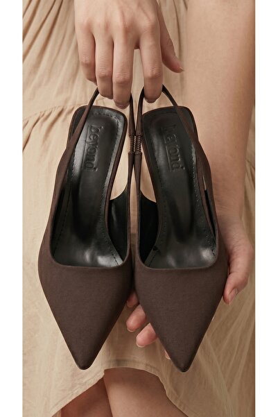 Beyond Γυναικεία Καφέ Z.Satin Παπούτσια Βραδινού Φόρεμα με Ανοιχτή Πλάτη, Λεπ...