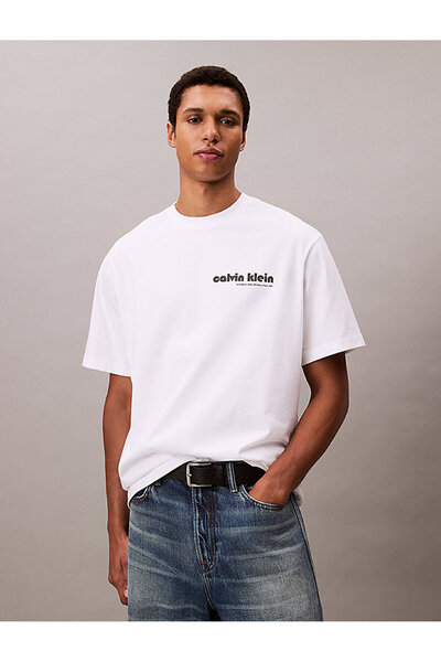 Calvin Klein تي شيرت رجالي مريح ذو ياقة دائرية مصنوع من القطن بنسبة 100% وأكم...