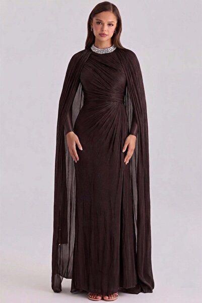 Olcay Yoryo Seiden-Tesettür-Abendkleid mit Steinkragen und Umhang-Detail K. K...