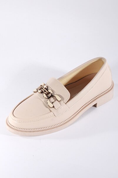 ZYVANA SHOES حذاء كريم لوفر نسائي من سلسلة تشان - حذاء كاجوال ومكتبي مع إكسسو...