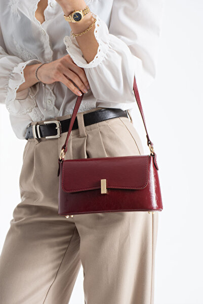 DEV 3 ADAM Γυναικεία τσάντα χειρός και ώμου μπαγκέτα με μπορντό κάλυμμα