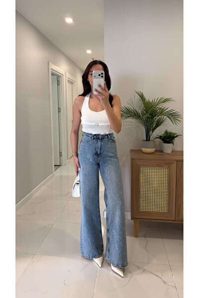 BİRCANÇİL Τζιν παντελόνι Tildsa σε μεσαίο μπλε χρώμα με πέτρες και φαρδιά μπα...