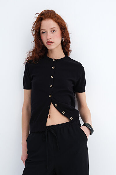 Addax Πλεκτό κοντομάνικο με κουμπιά T261019