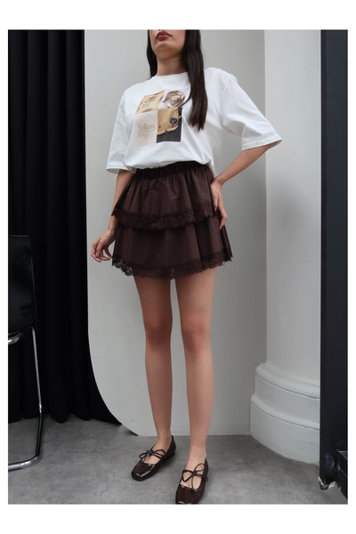 ESRAHELVACI Μίνι σορτς φούστα με δαντελένια λεπτομέρεια και στρώσεις