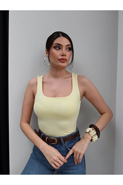 ESRAHELVACI Square Neck Thick Strap Undershirt