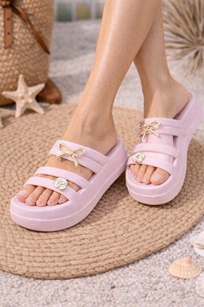 Babetty Γυναικείες μαύρες καλοκαιρινές παντόφλες με ορθοπεδική σόλα και αξεσο...