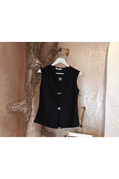 Butik SİYAH 3 LÜ BROŞ DETAY BLUZ