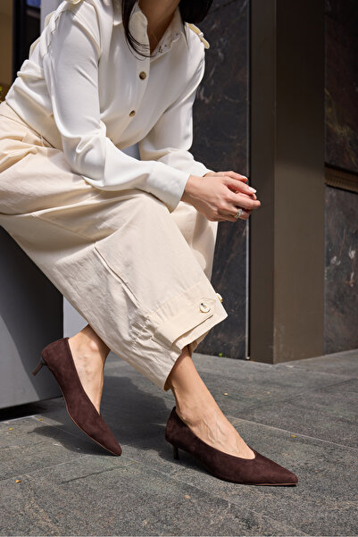 ANGELİNA JONES LURCETTA ΓΥΝΑΙΚΕΙΑ ΚΑΦΕ ΠΑΠΟΥΤΣΙΑ ΑΠΟ ΓΝΗΣΙΟ ΔΕΡΜΑ ΣΟΥΕΤ ΜΕ ΜΙ...