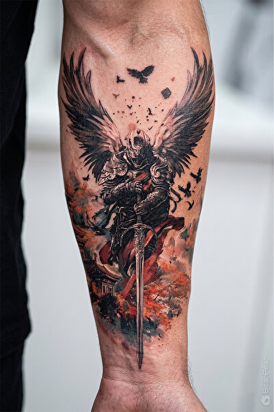 BP Tattoo Kanatlı Şövalye ve Kılıç Temalı, Kızıl Detaylı Geçici Dövme