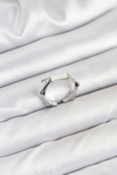 Beta Moda Hub Brass Silver Color Bone Model Women's Ring