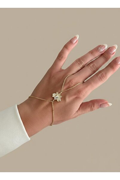 LC JEWELRY زهرة اللوتس المزينة بالأحجار الكريمة