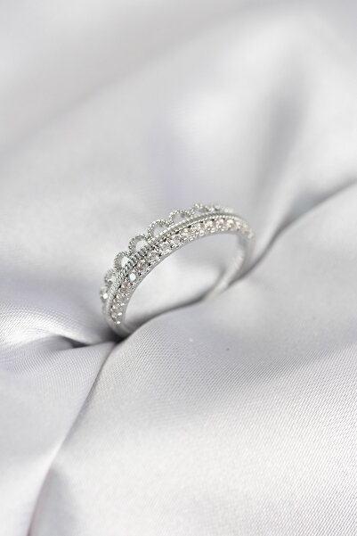 Beta Moda Hub Motif Patterned Silver Color Zircon Stone Women's Ring