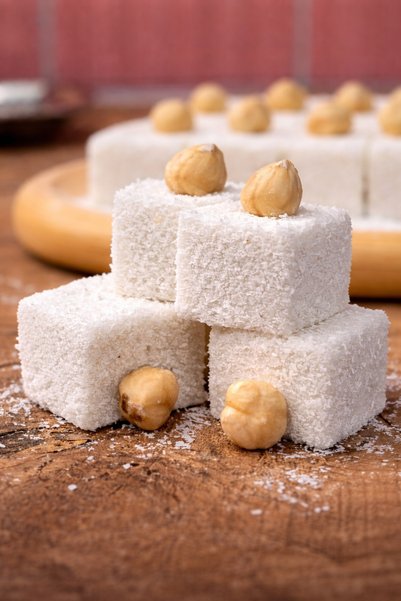 Beytürk Gıda Sultan Lokum with Hazelnuts 1 kg – Traditional Turkish Delight w...