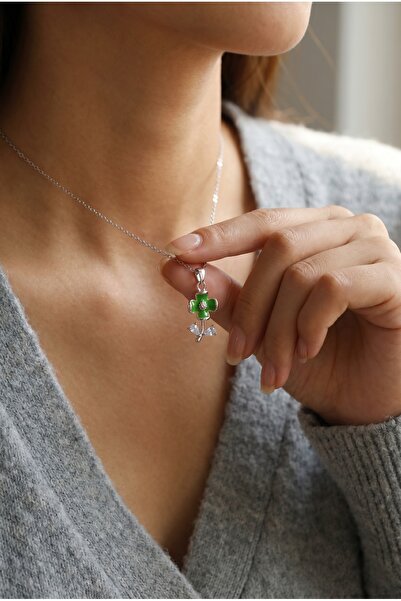 iniaHome Taşlı Yonca Çiçek Kolye 925 Gümüş Kaplama Yeşil Taş Detaylı Yonca Fi...