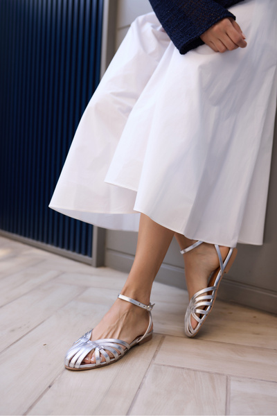 ANGELİNA JONES NELIO ΓΥΝΑΙΚΕΙΑ ΑΣΗΜΕΝΙΑ ΔΕΡΜΑΤΙΝΑ ΜΠΑΛΑΡΙΝΕΣ