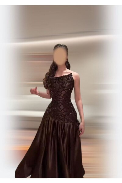 HOOR DRESSES تصميم الفستان يجعله مثاليًا للمناسبات الخاصة والسهرات، حيث يجمع ...