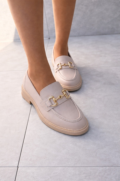 Scarpebutik Γυναικεία Loafer Moccasin Κρέμα Παπούτσια Casual με μεγάλη αγκράφα