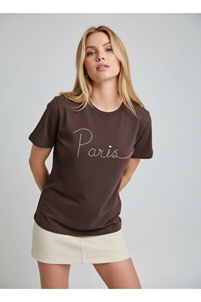 Noi Belis Πλεκτό T-Shirt με λεπτομέρεια από πέτρα και λαιμόκοψη ποδηλάτου SS2...