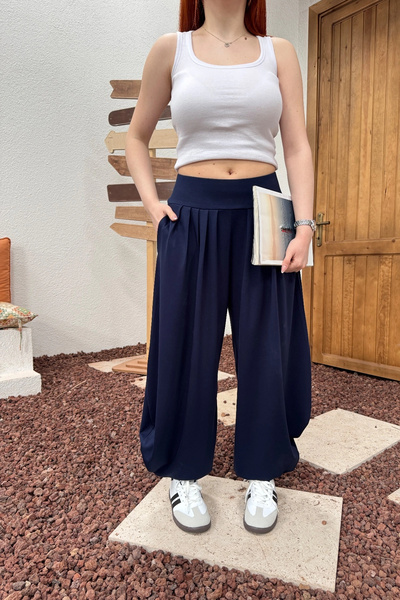 URİS Γυναικείο παντελόνι Tiril Shalwar σε σκούρο μπλε χρώμα, με ελαστική μέση...