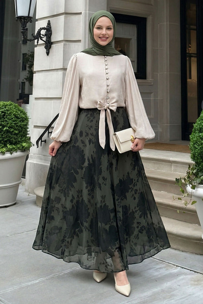 InStyle Σετ με δετή μπλούζα και μπεζ φούστα