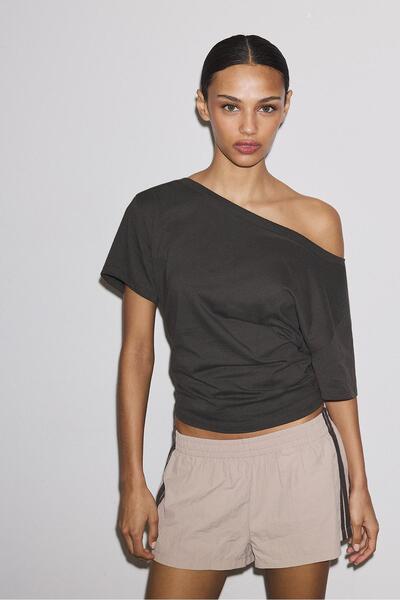 Stradivarius Short sleeve boat neck T-shirt with gathers