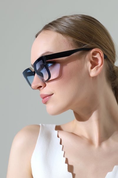 MİLANO KORS Women's Gradient Glass Black Frame Sunglasses