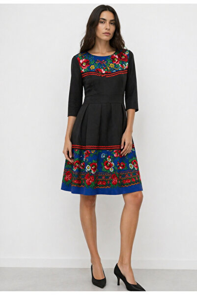 Nobrand Μαύρο φόρεμα με στάμπα, με μανίκια 3/4, μήκος μίντι.