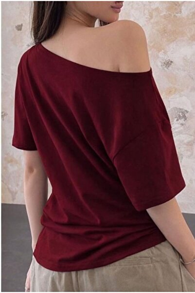 trendgar Bordo Kadın EAST COAST Baskılı Geniş Asimetrik Yaka Regular Fit Tişort