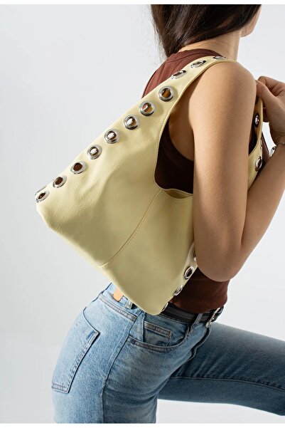 grand coco Γυναικεία κομψή κίτρινη τσάντα χειρός και ώμου με λεπτομέρεια αγκρ...