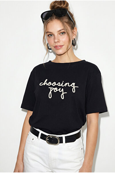 Bianco Lucci Γυναικείο T-Shirt με Κεντημένα Γράμματα και Λαιμόκοψη Kayak 6038...