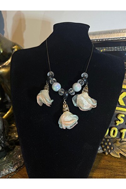 KESKİN AKSESUAR ROSE CHARM ÇİÇEK DETYLI KRİSTAL KOLYE