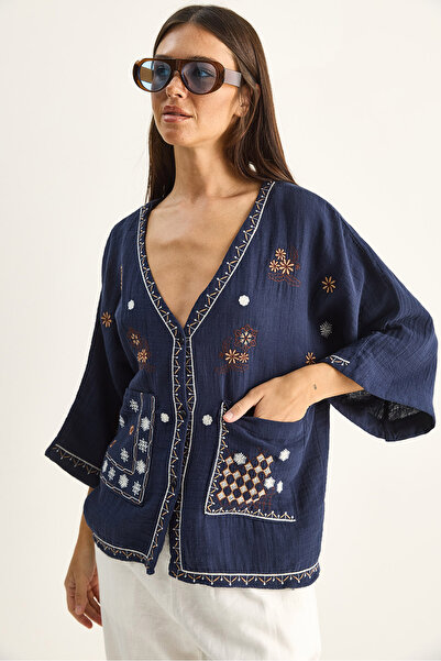 Bianco Lucci Γυναικείο πουκάμισο μουσελίνα με λαιμόκοψη V, με κεντημένη λεπτο...