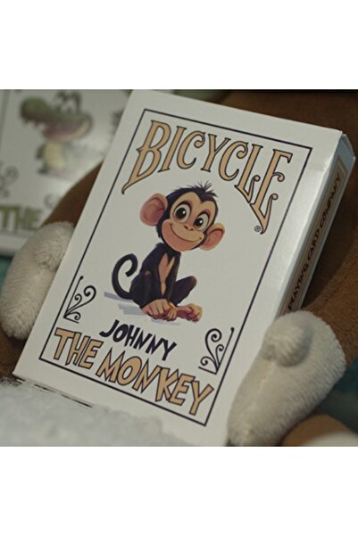 OyuncaklarÜlkesi مجموعة أوراق اللعب الفاخرة من Bicycle Johnny the Monkey، مجم...