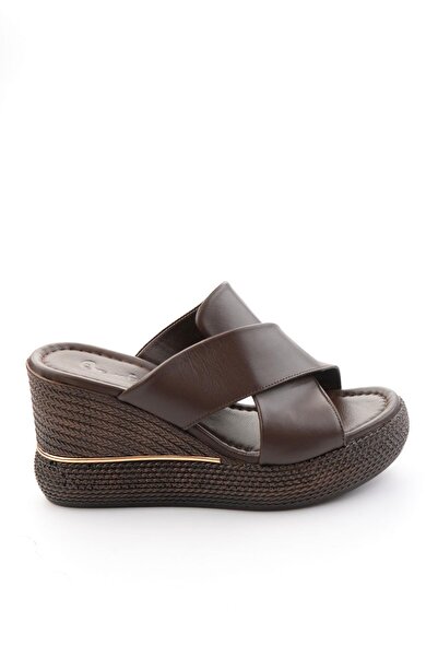 Bambi Καφέ Γυναικείες Παντόφλες από Γνήσιο Δέρμα K04433193603