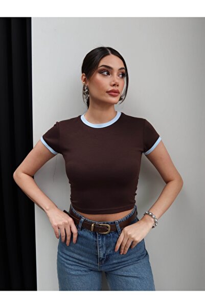 ESRAHELVACI Μπλουζάκι Crop με διακοσμητική ρίγα